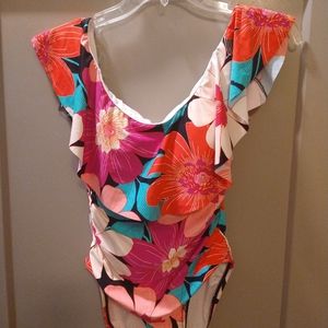 La Blanca Off the shoulder Swimsuit Sz 6 New! Absolutely stunning 💘 New! Summer
